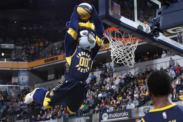 希罗34分热火力克骑士 黄蜂险胜步行者止8连败