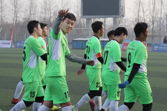 范迪克：取代克洛普非常艰巨但斯洛特干得很好